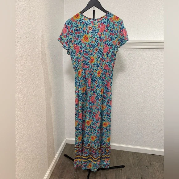 Floral V-Neck Maxi Dress - Picture 2 of 4